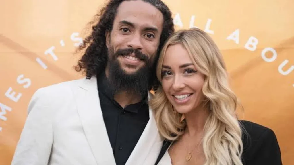 Indigo Naess potriat with his wife